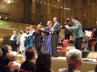 Die Fledermaus - Neue Oper.at - Tonhalle Zürich Die Fledermaus - Neue Oper.at - Tonhalle Zürich