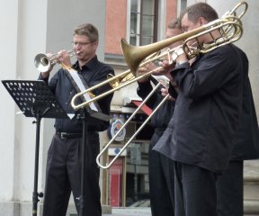 fanfare_0 fanfare_0